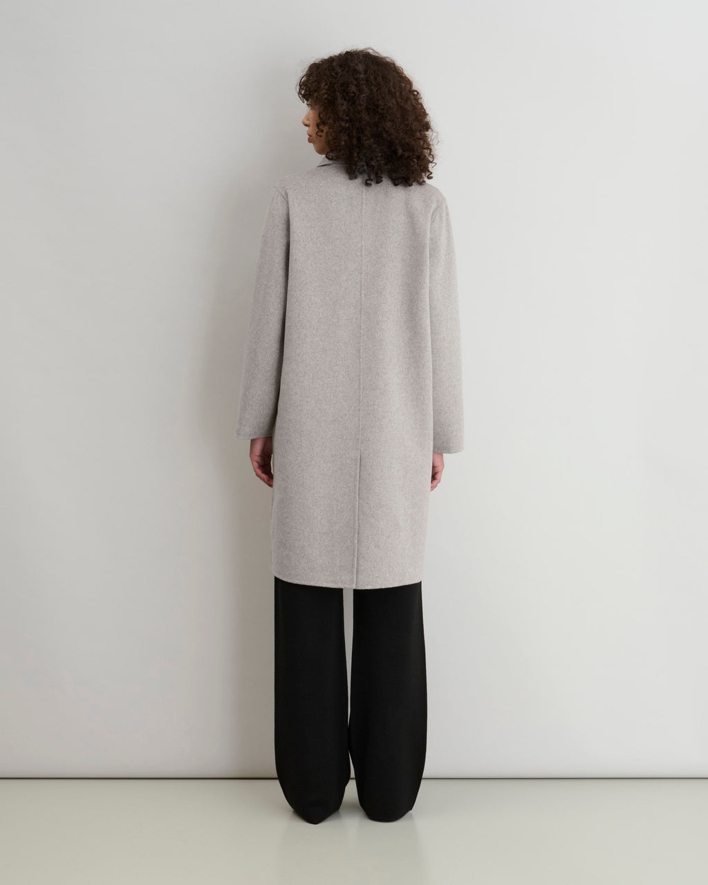 Maidamila | Cappotto Lungo Grigio Chiaro Doppiopetto in Lana