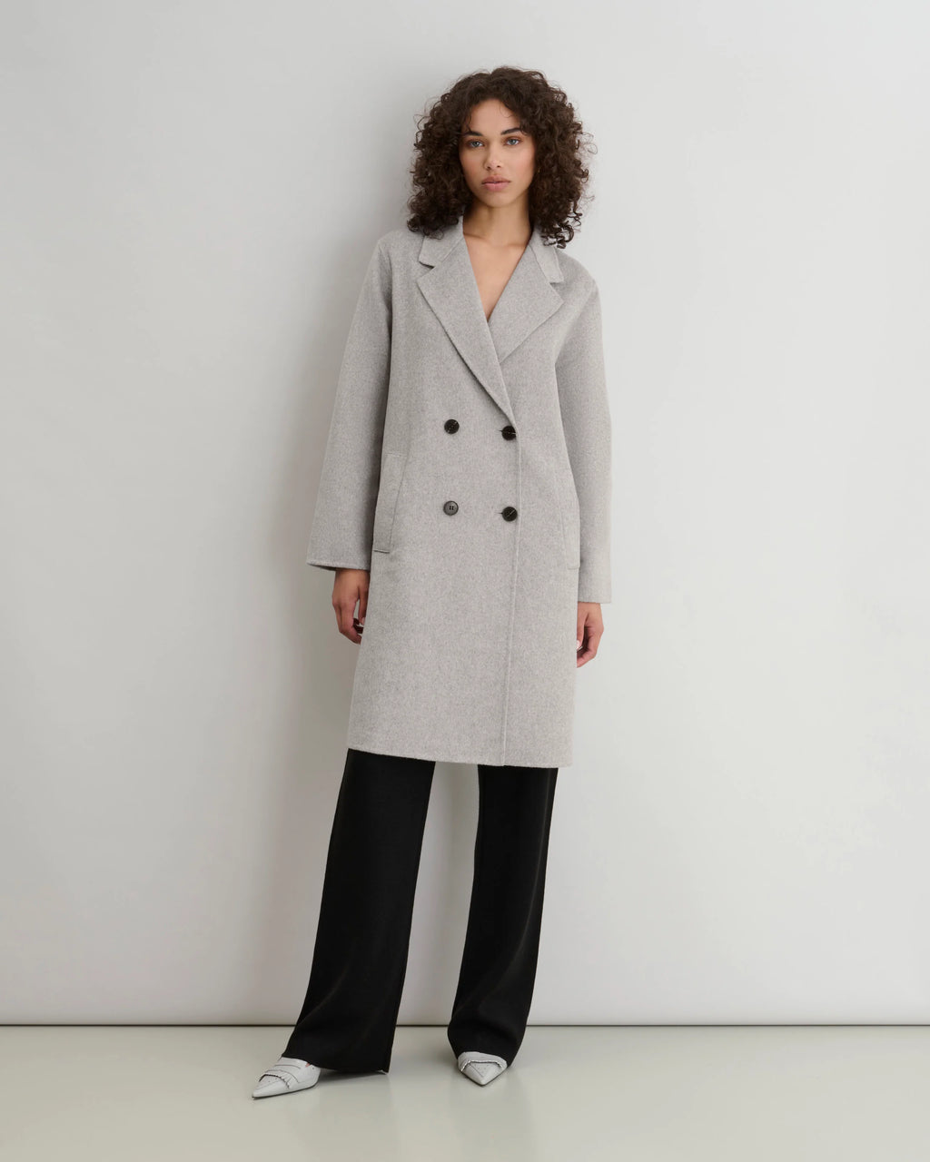 Maidamila | Cappotto Lungo Grigio Chiaro Doppiopetto in Lana